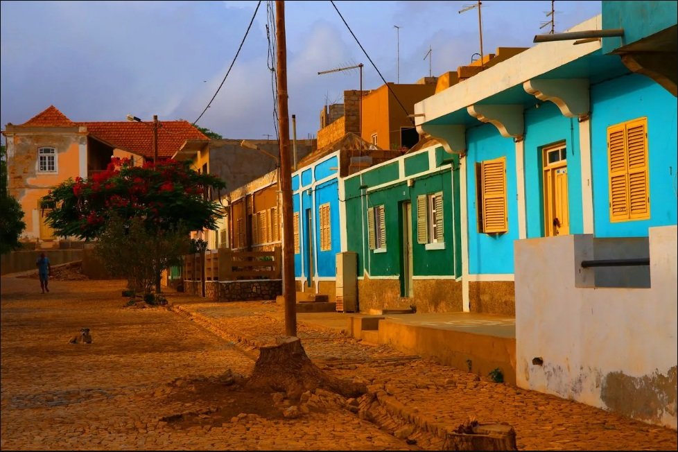Maisons colorées à Vila do Maio - Maio
