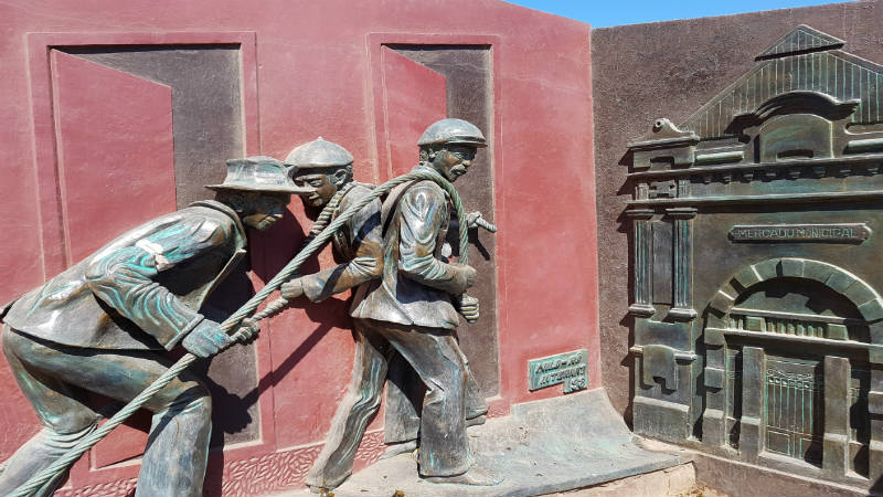 Monument aux esclaves travailleurs
